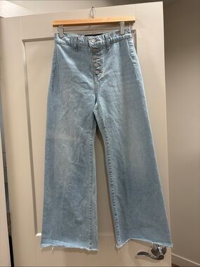 Veronica Beard Light Wash Wide Leg Denim Jeans—BEAUTIFUL!! Like New Condition!